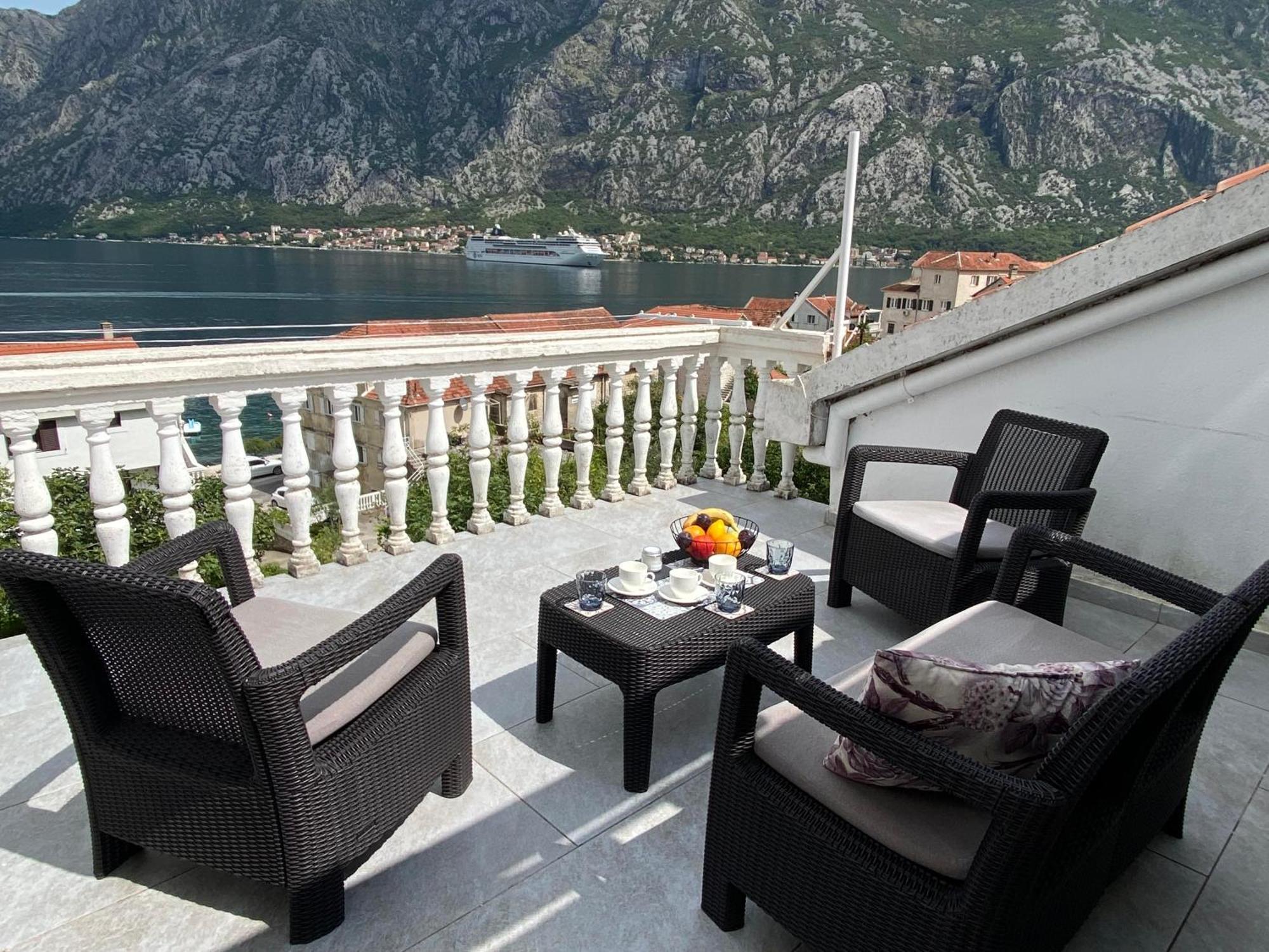 Lux Boka Sea View Apartment Kotor Kültér fotó