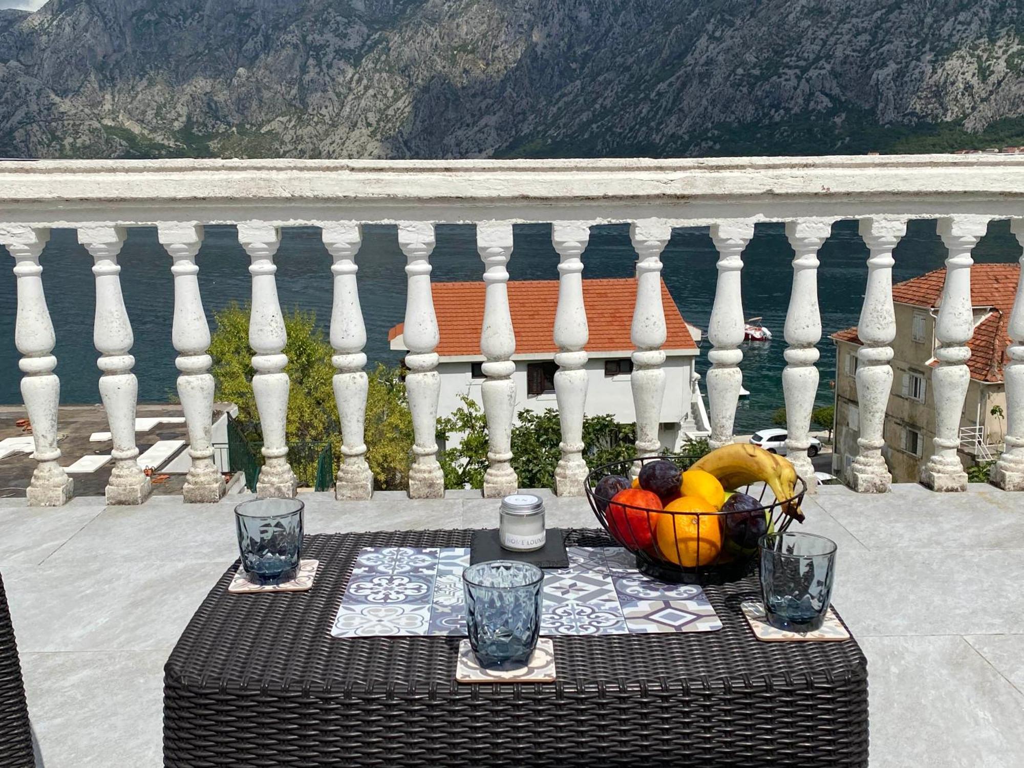 Lux Boka Sea View Apartment Kotor Kültér fotó
